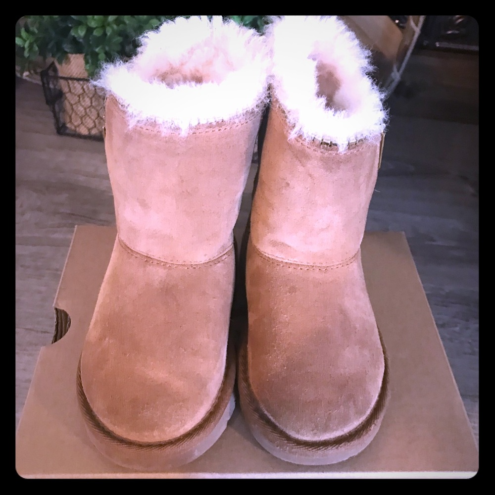 Toddler UGGS Size 7